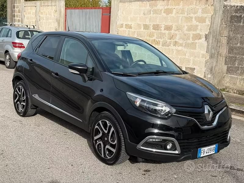 Usata Renault Captur 90 CV (66 kW) 2015 Nero SUV