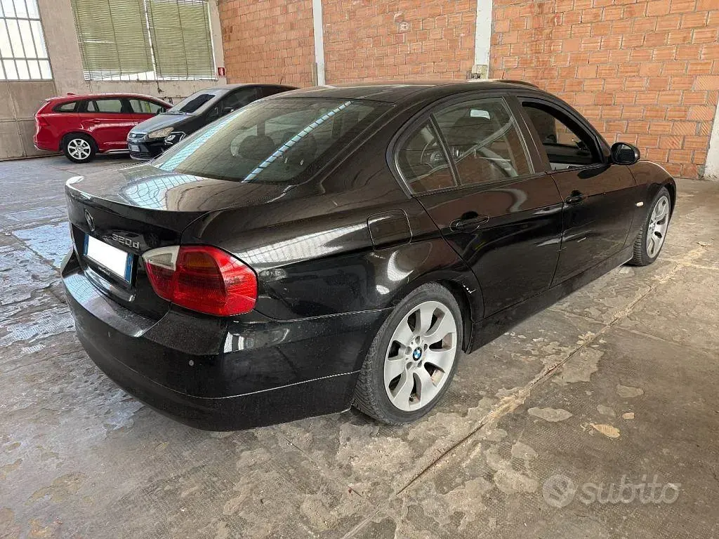 Usata BMW 320 Efficient Dynamics 163 CV (119 kW) 2007 Nero metallizzato Berlina