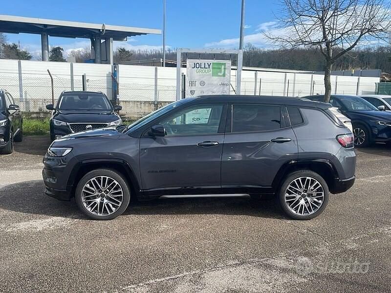 Usata Jeep Compass Summit 131 CV (96 kW) 2024 Grigio SUV
