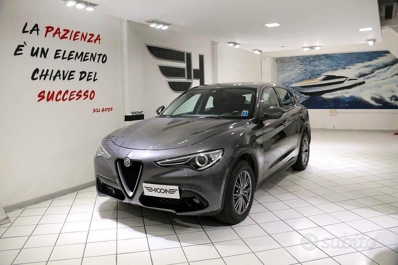 Usata Alfa Romeo Stelvio Executive 180 CV (132 kW) 2017 Grigio SUV