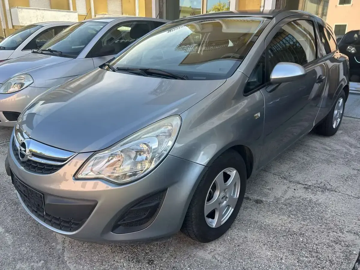 Usata Opel Corsa 69 CV (50 kW) 2011 Grigio Utilitaria