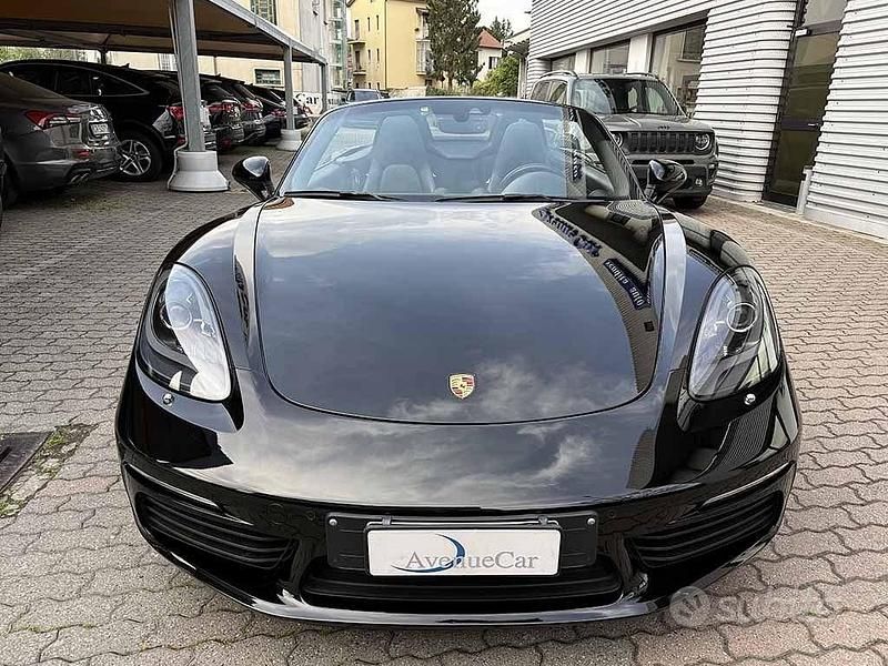 Usata Porsche 718 Boxster 300 CV (220 kW) 2018 Nero / metallizzato Cabrio