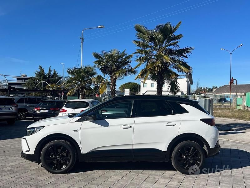 Usata Opel Grandland X GS Line 131 CV (96 kW) 2022 Bianco SUV