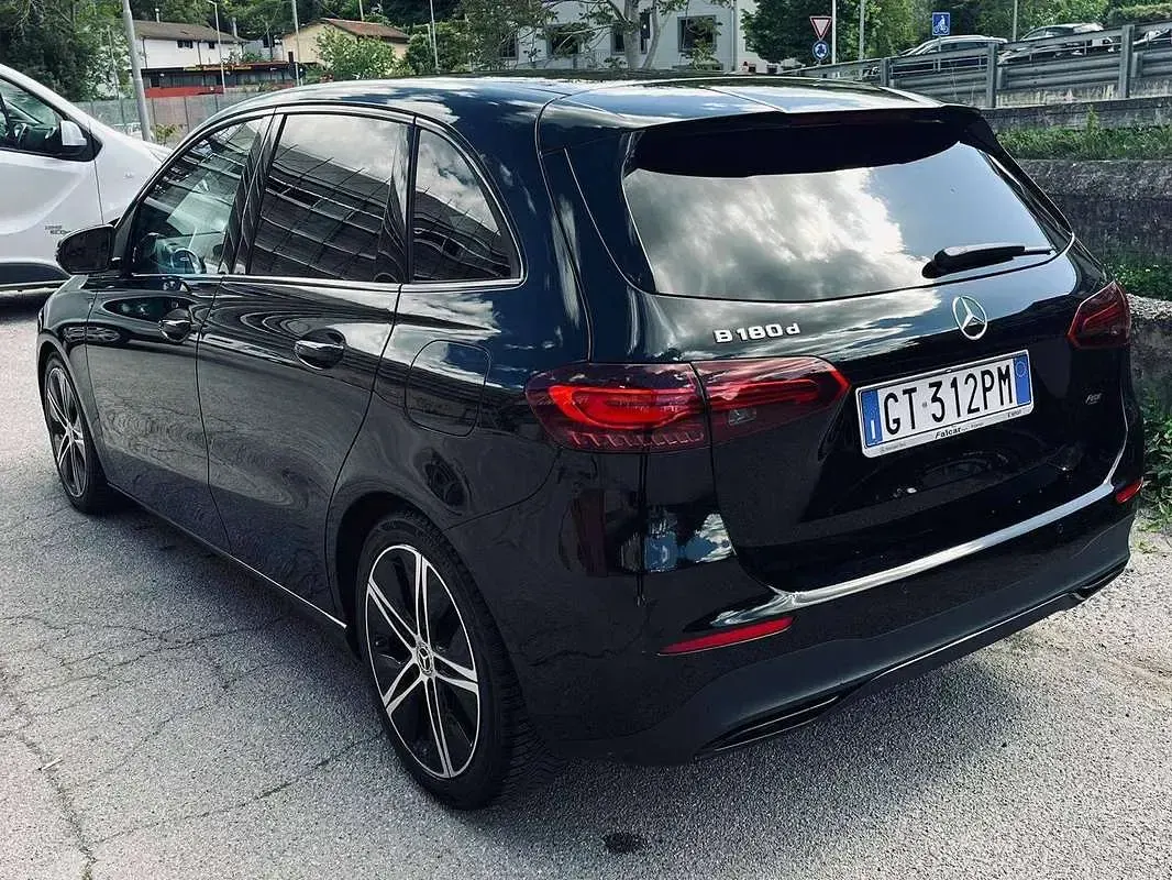 Usata Mercedes B180 Advanced 116 CV (85 kW) 2024 Nero Utilitaria