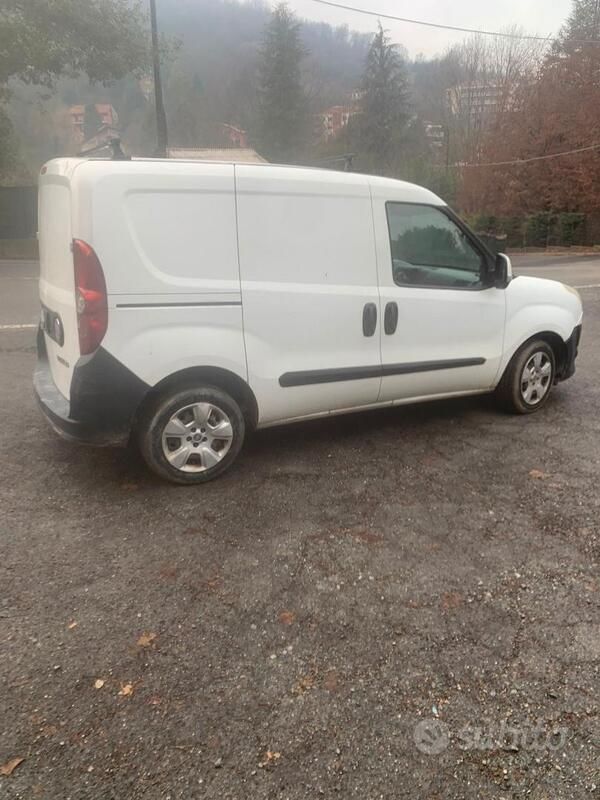 Usata 2012 Fiat Doblò Monovolume | 5500 € (Buon prezzo) - Immagine 1/4