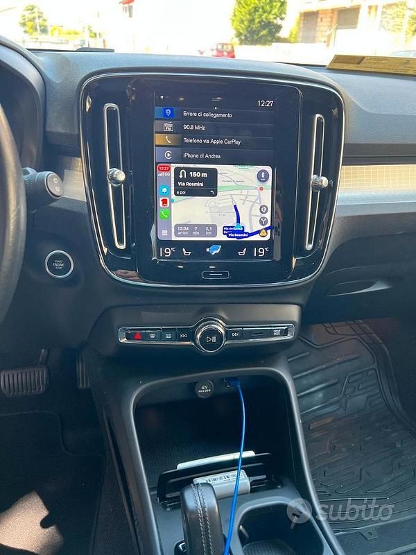 Usata Volvo XC40 Momentum 150 CV (110 kW) 2020 Blu/azzurro SUV