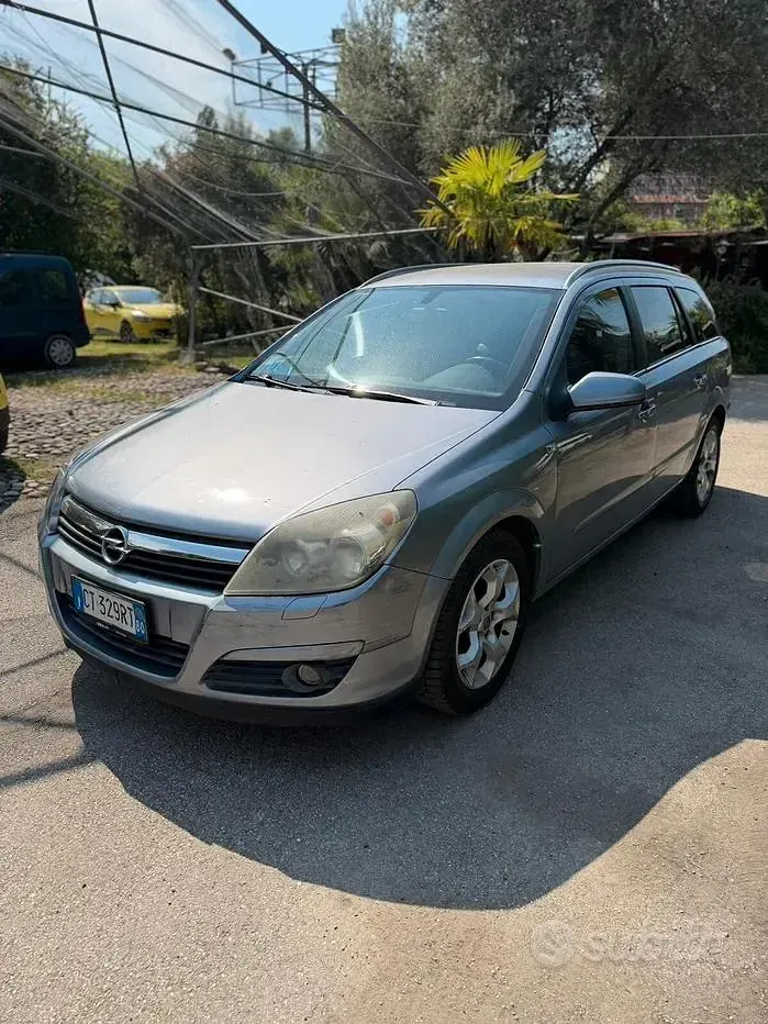 Usata Opel Astra Elegance 105 CV (77 kW) 2005 Grigio Station wagon