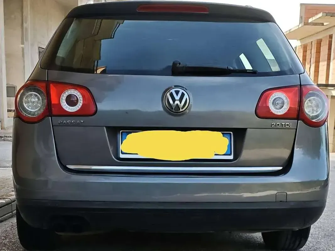 Usata VW Passat Sportline 150 CV (110 kW) 2005 Grigio Station wagon