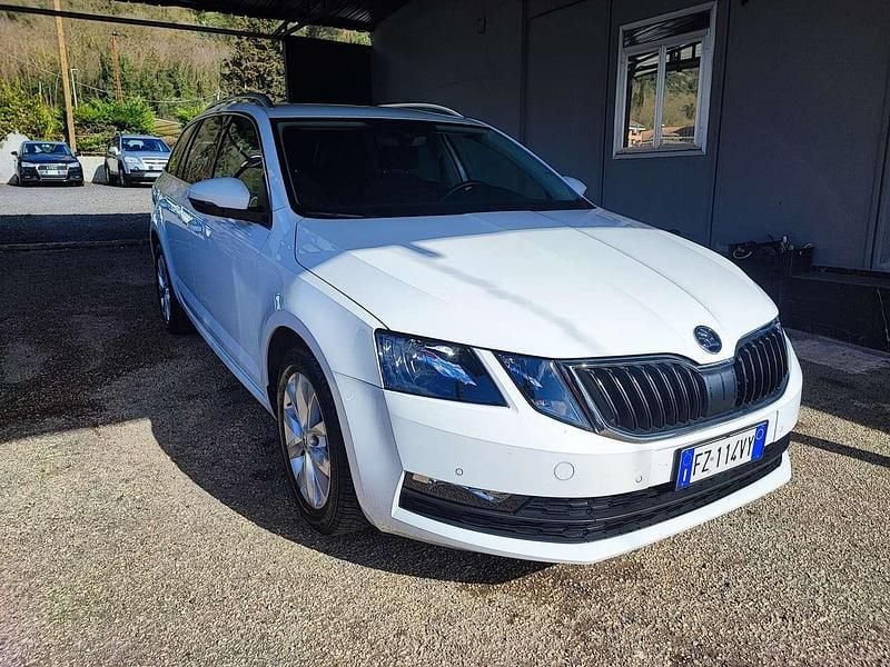 Usata Skoda Octavia G-TEC Ambition 131 CV (96 kW) 2020 Bianco Station wagon