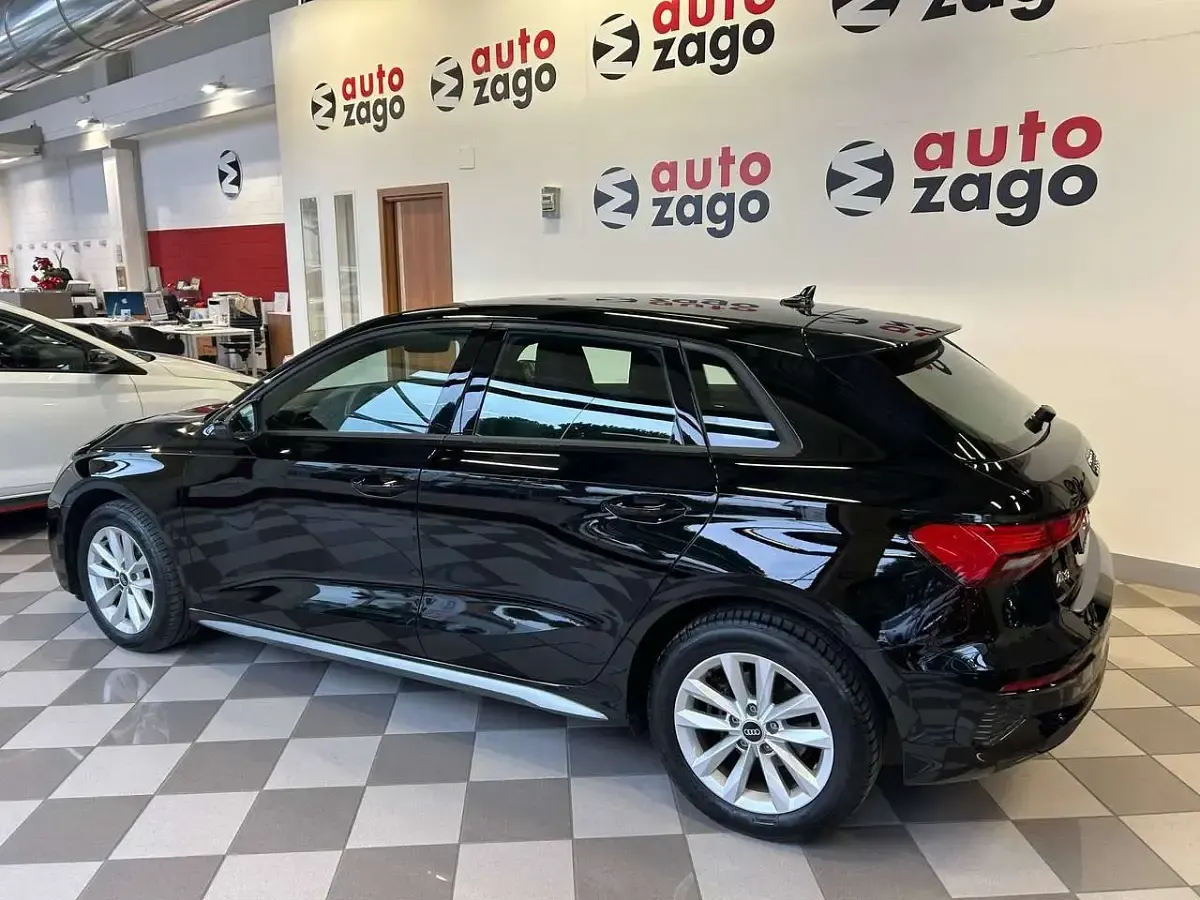 Usata Audi A3 Advanced 150 CV (110 kW) 2023 Nero metallizzato Berlina