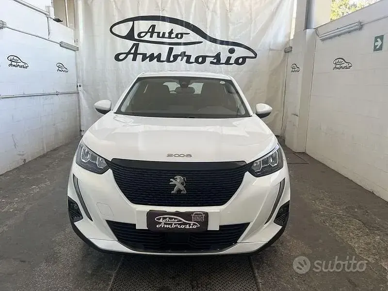Usata Peugeot 2008 Allure 110 CV (80 kW) 2021 Bianco SUV