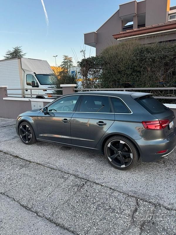 Usata Audi A3 2018 Grigio Berlina