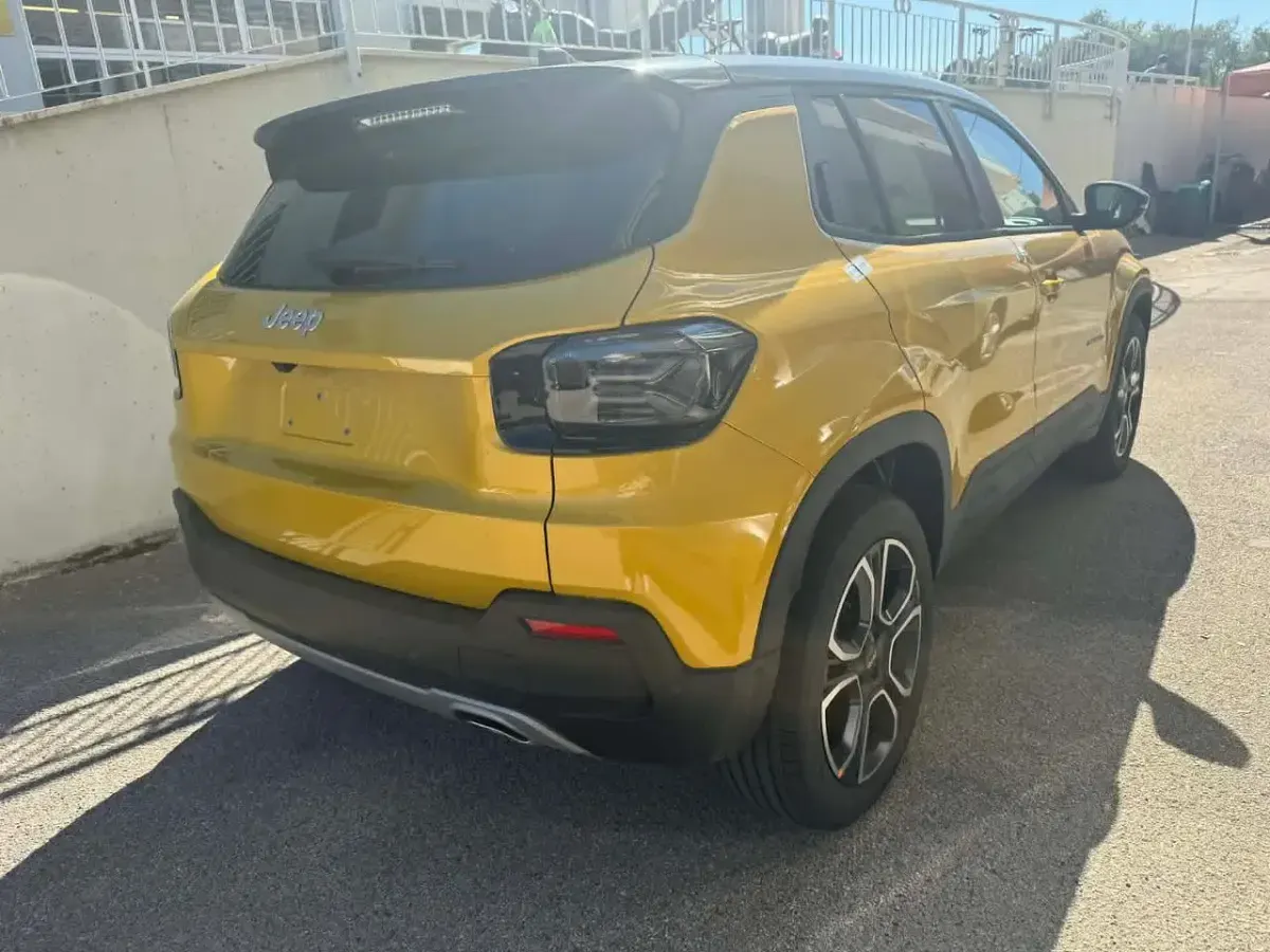 Usata Jeep Avenger Summit 100 CV (73 kW) 2024 Giallo SUV