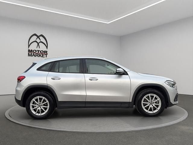 Usata Mercedes GLA200 Business 150 CV (110 kW) 2021 Argento SUV