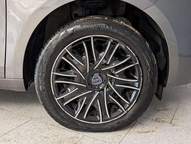 Usata Lancia Ypsilon Silver 70 CV (51 kW) 2023 Grigio Utilitaria