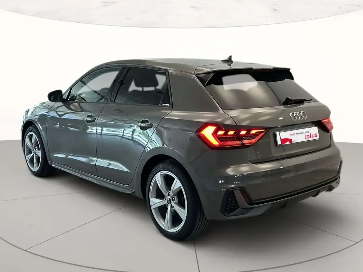Usata Audi A1 Sportback Business 95 CV (69 kW) 2025 Grigio chronos metallizzato Utilitaria