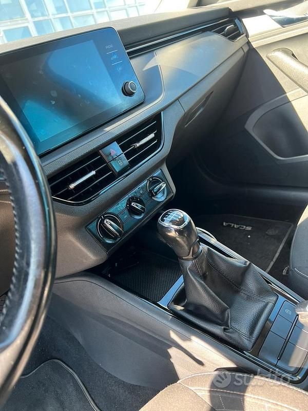 Usata Skoda Scala 95 CV (69 kW) 2020 Grigio Utilitaria