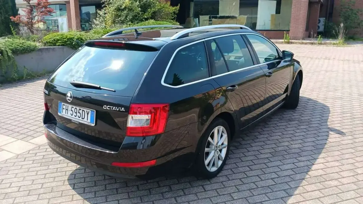 Usata Skoda Octavia Style 110 CV (80 kW) 2017 Nero Station wagon