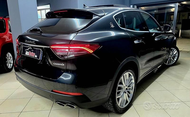 Usata Maserati Levante GranLusso 250 CV (183 kW) 2021 Nero SUV
