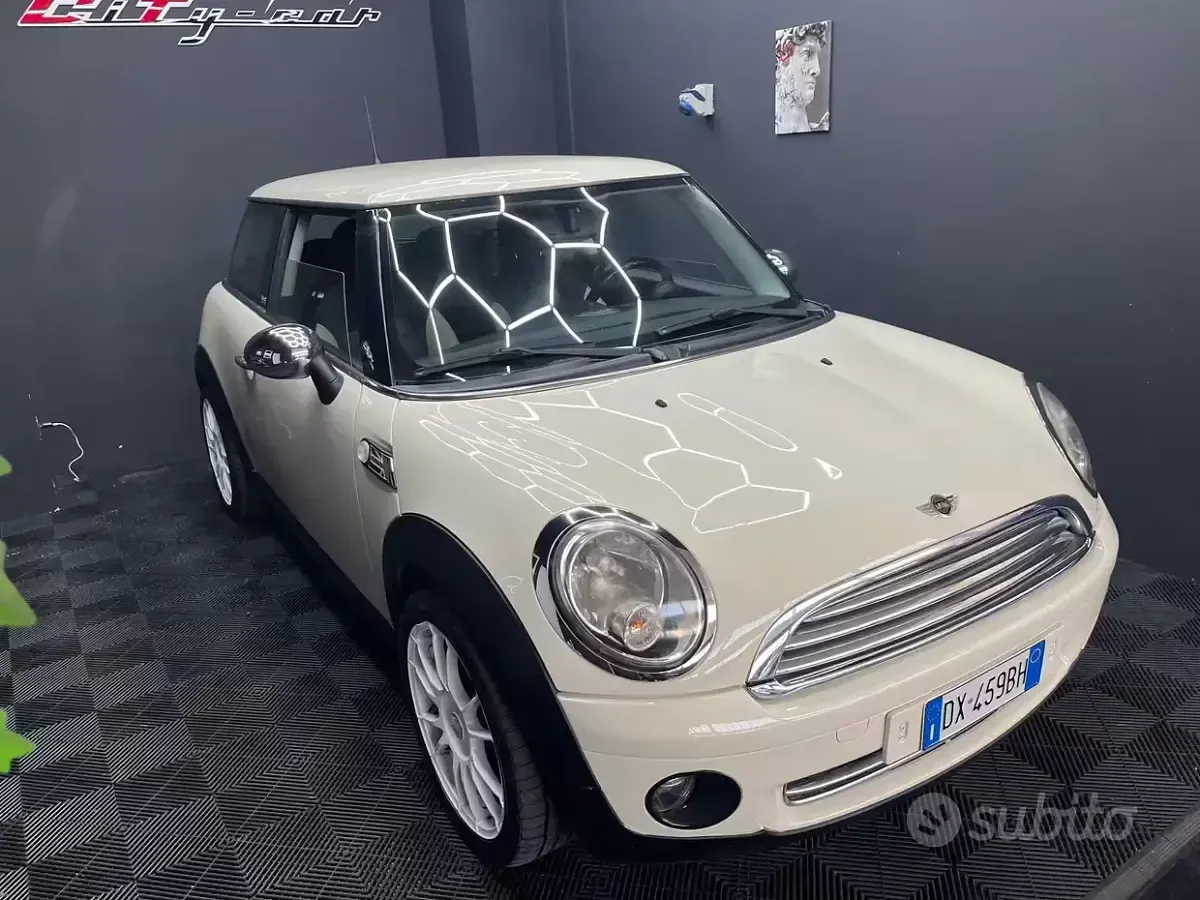 Usata Mini Cooper 95 CV (69 kW) 2009 Beige Utilitaria