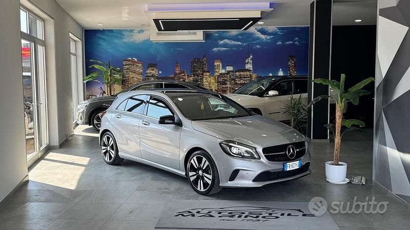 Usata Mercedes A180 115 CV (84 kW) 2018 Grigio Berlina