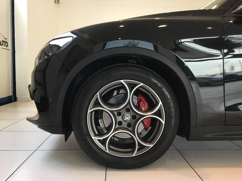 Usata Alfa Romeo Stelvio Sprint 160 CV (117 kW) 2024 Nero SUV