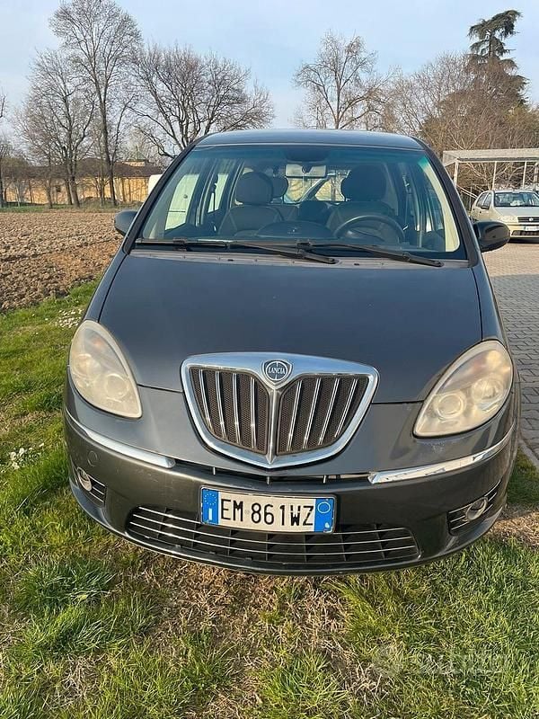 Usata Lancia Musa 90 CV (66 kW) 2012 Monovolume