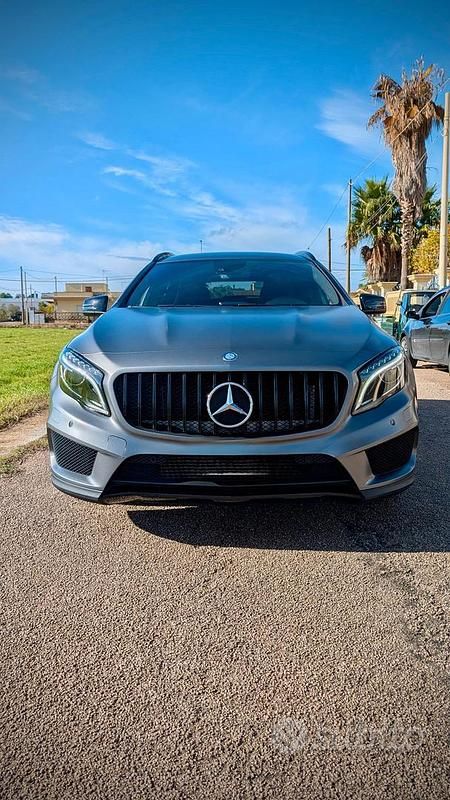 Usata Mercedes GLA220 AMG line 170 CV (125 kW) 2015 Grigio SUV