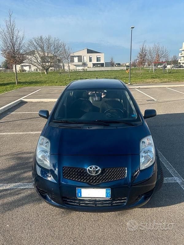 Usata Toyota Yaris 2008 Blu Utilitaria