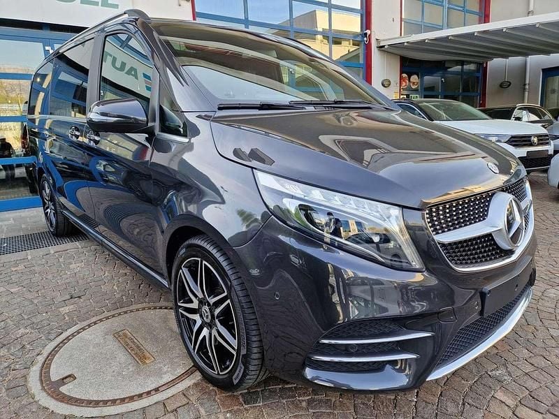 Usata Mercedes V300 Exclusive 239 CV (175 kW) 2019 Graphitgrau metallic Monovolume