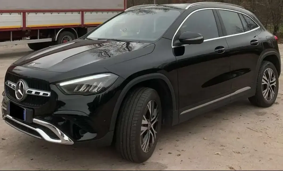 Usata Mercedes GLA250 Advanced 163 CV (119 kW) 2024 SUV