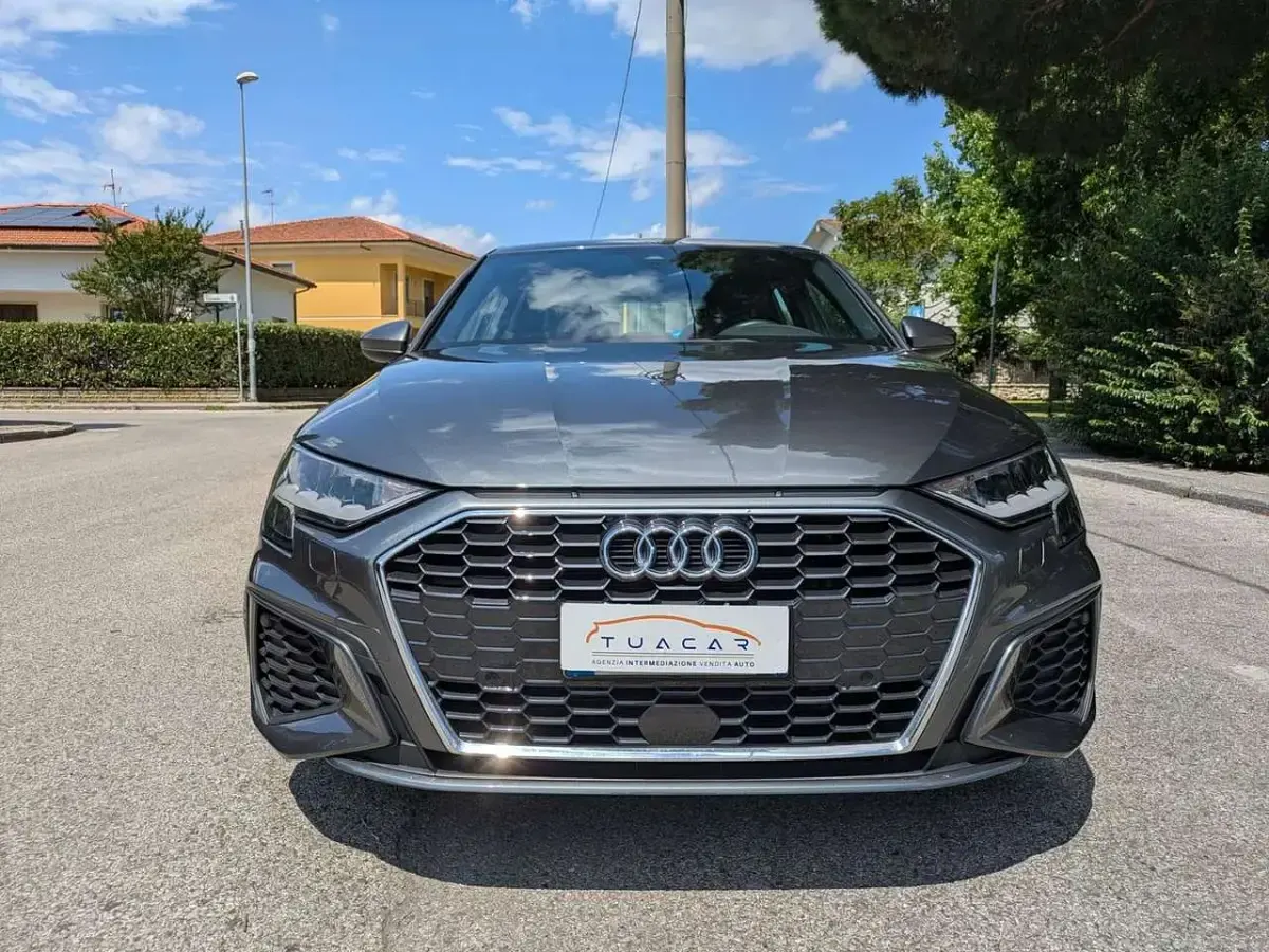 Usata Audi A3 S-Line 150 CV (110 kW) 2022 Grigio Berlina