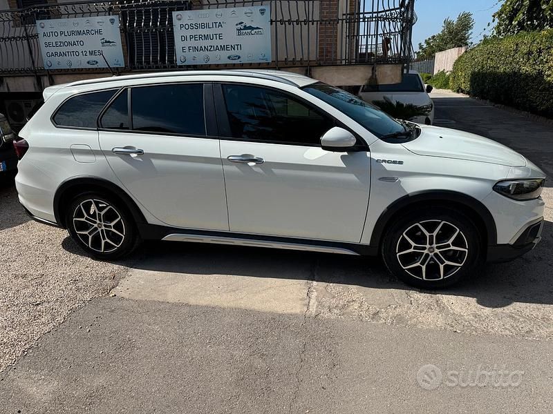 Usata Fiat Tipo Cross 131 CV (96 kW) 2022 Bianco Station wagon