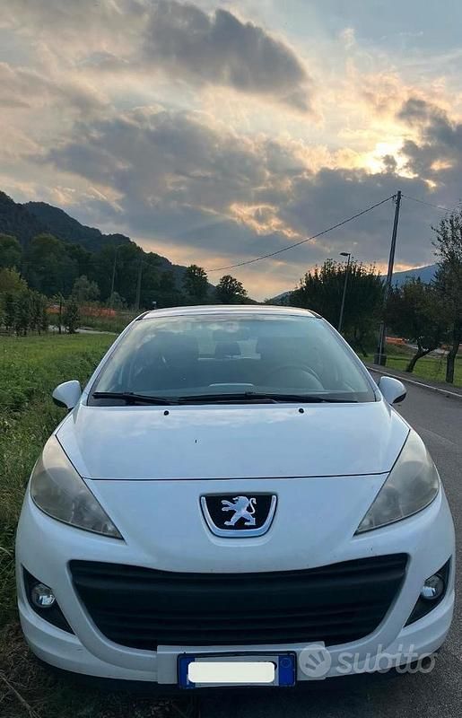 Usata Peugeot 207 88 CV (64 kW) 2011 Bianco Berlina