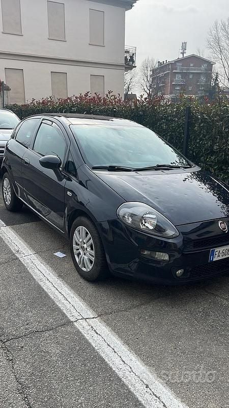 Usata Fiat Punto 105 CV (77 kW) 2015 Blu Utilitaria