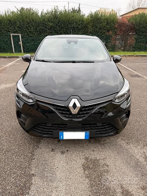 Usata Renault Clio V SE 67 CV (49 kW) 2021 Nero Berlina