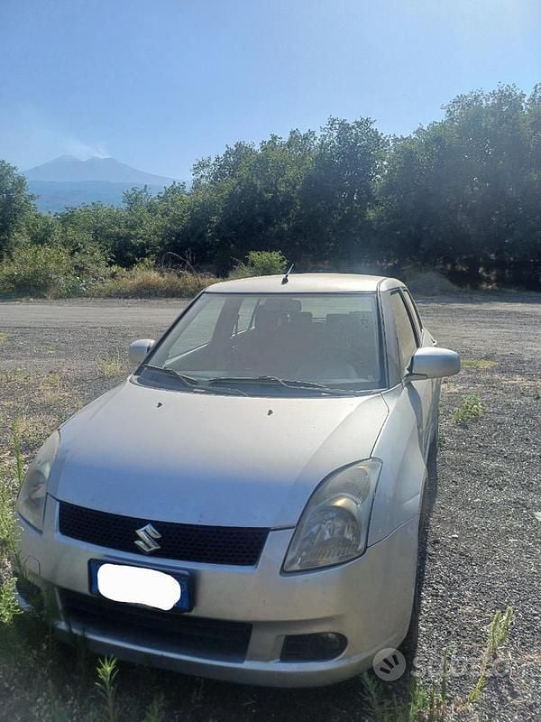 Usata Suzuki Swift 69 CV (50 kW) 2005 Grigio Utilitaria