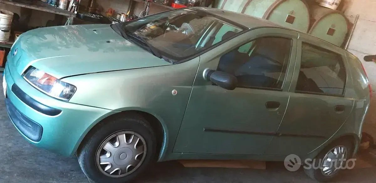 Occasion Fiat Punto 60 ch (44 kW) 2001 Vert Citadine