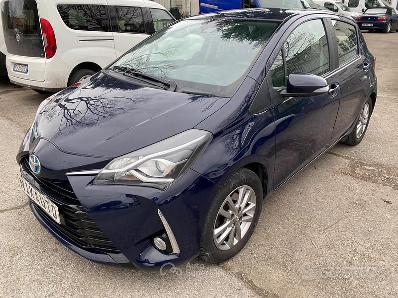 Usata Toyota Yaris Hybrid Active 73 CV (53 kW) 2019 Berlina