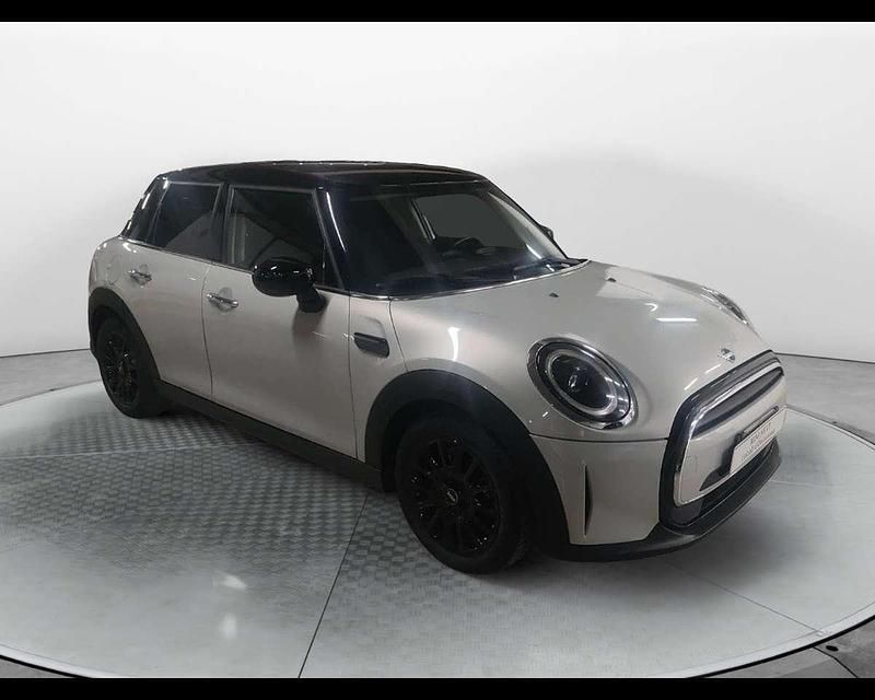 Usata Mini Cooper Classic 136 CV (100 kW) 2022 White silver metallizzato Utilitaria