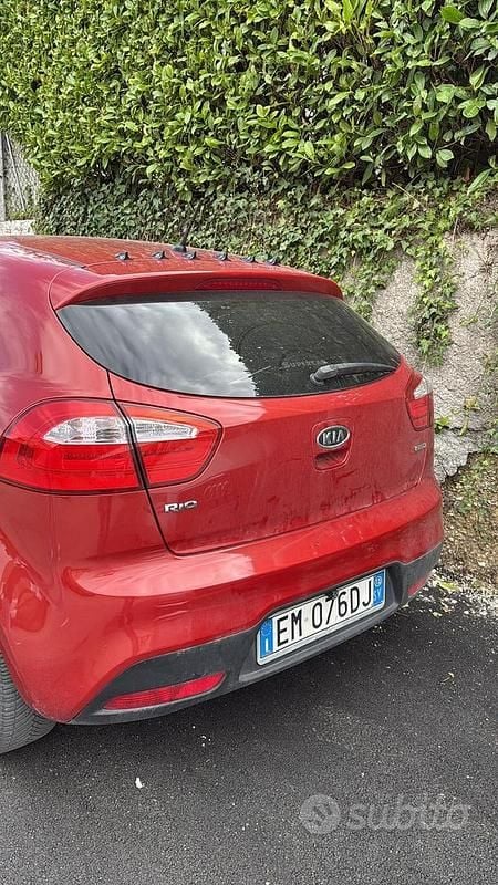 Usata Kia Rio 2012 Rosso Berlina