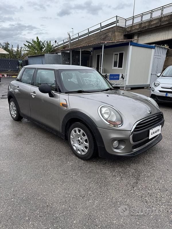 Usata Mini ONE 75 CV (55 kW) 2016 Grigio Utilitaria
