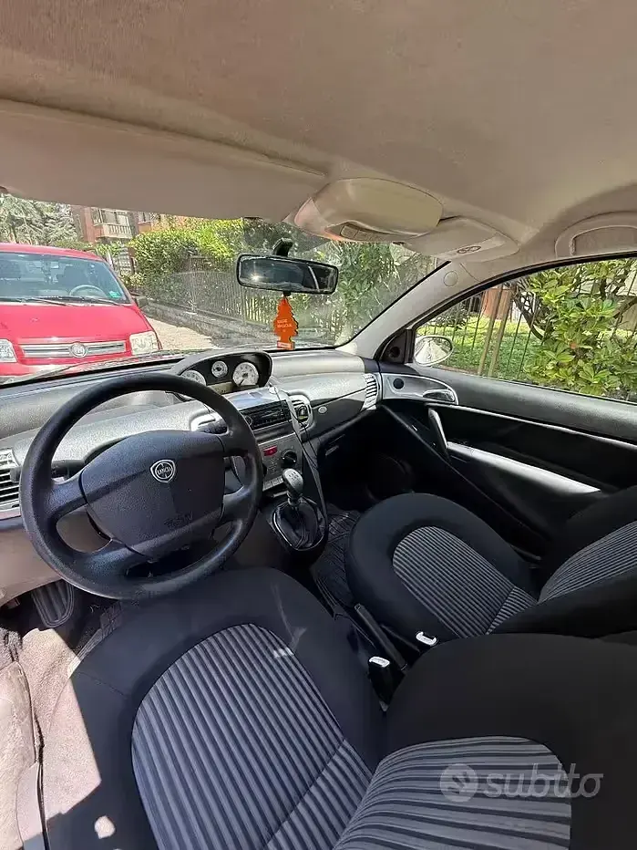 Usata Lancia Ypsilon 60 CV (44 kW) 2008 Bianco Utilitaria