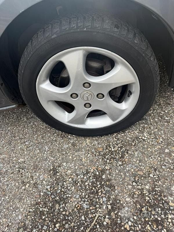 Usata Mazda 2 68 CV (50 kW) 2005 Grigio Utilitaria