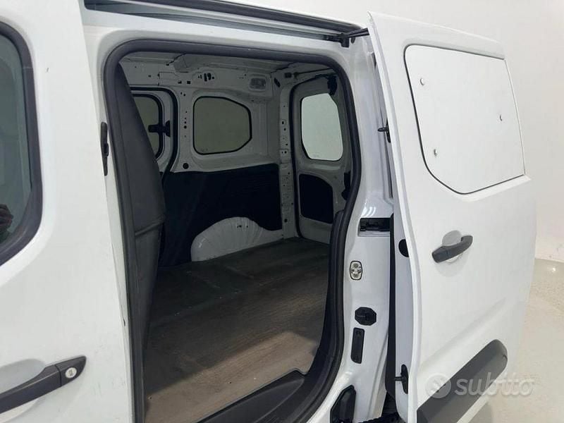 Usata Citroën Berlingo 102 CV (75 kW) 2021 Bianco Monovolume
