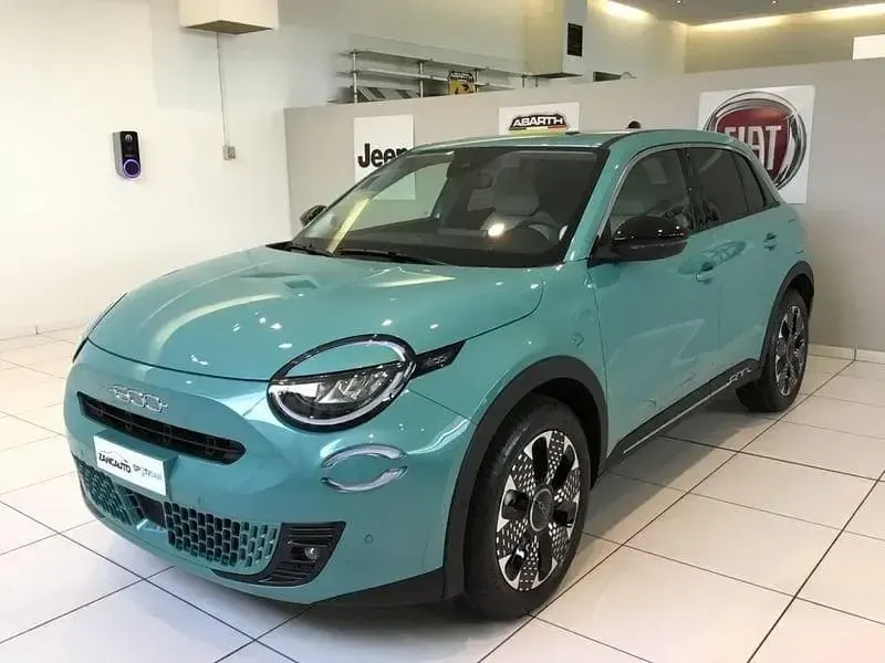 Nuova Fiat 600 La Prima 110 CV (80 kW) 2025 Verde SUV