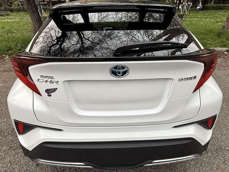 Usata Toyota C-HR Lounge 152 CV (111 kW) 2022 Bianco SUV