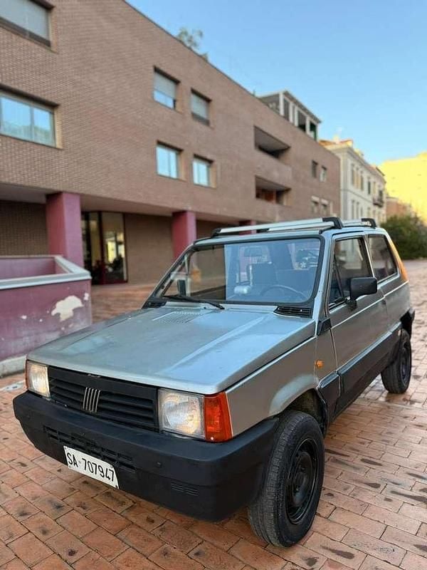 Usata Fiat Panda 4x4 48 CV (35 kW) 1984 Grigio Utilitaria
