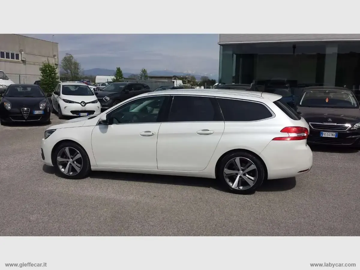 Usata Peugeot 308 Allure 131 CV (96 kW) 2018 Bianco Station wagon
