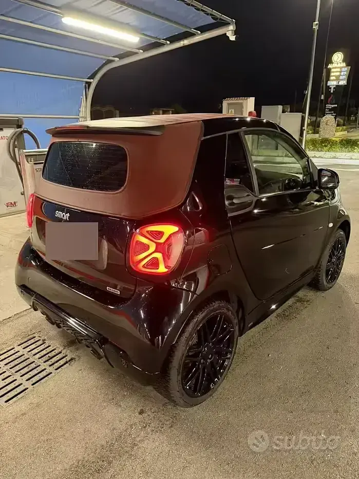 Usata Smart ForTwo Cabrio Brabus 109 CV (80 kW) 2019 Nero Cabrio